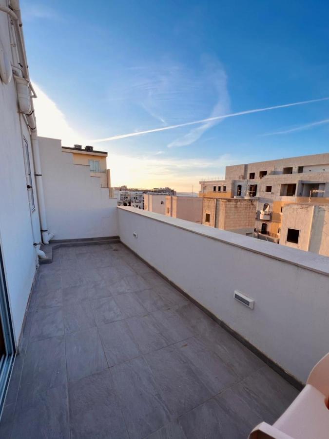 New Breeze Apartment St. Paul's Bay Exterior photo