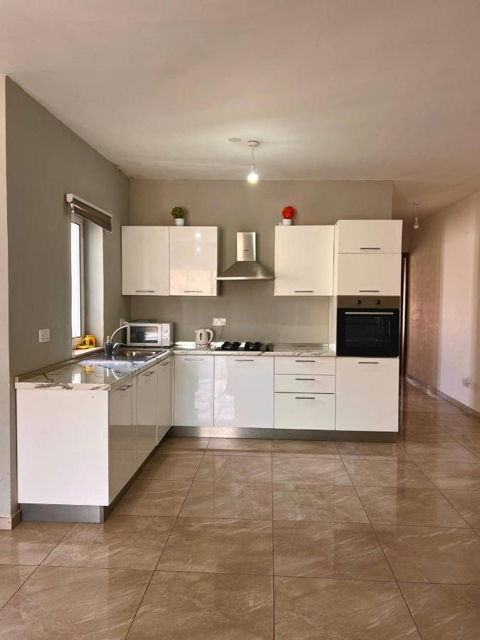 New Breeze Apartment St. Paul's Bay Exterior photo